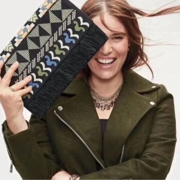 Stella and Dot embroidered clutch - Picture 5 of 5